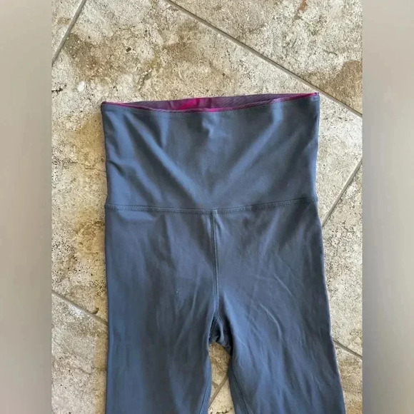 Alo capri leggings small / E26 - Picture 2 of 3